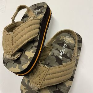Cat and jack baby/toddler flip flops size small (5/6). Good condition.
